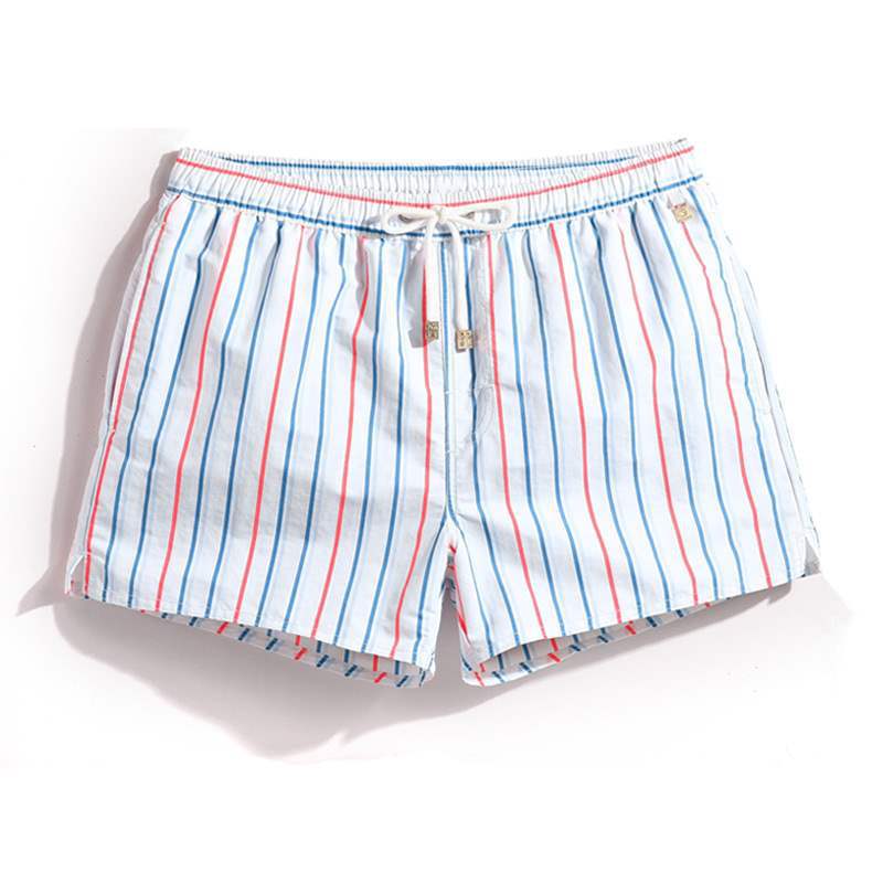 Bermuda Masculina Praia Listrada Marcanzzi MZ948 em tecido leve com estampa listrada clássica, secagem rápida e caimento moderno para estilo versátil.