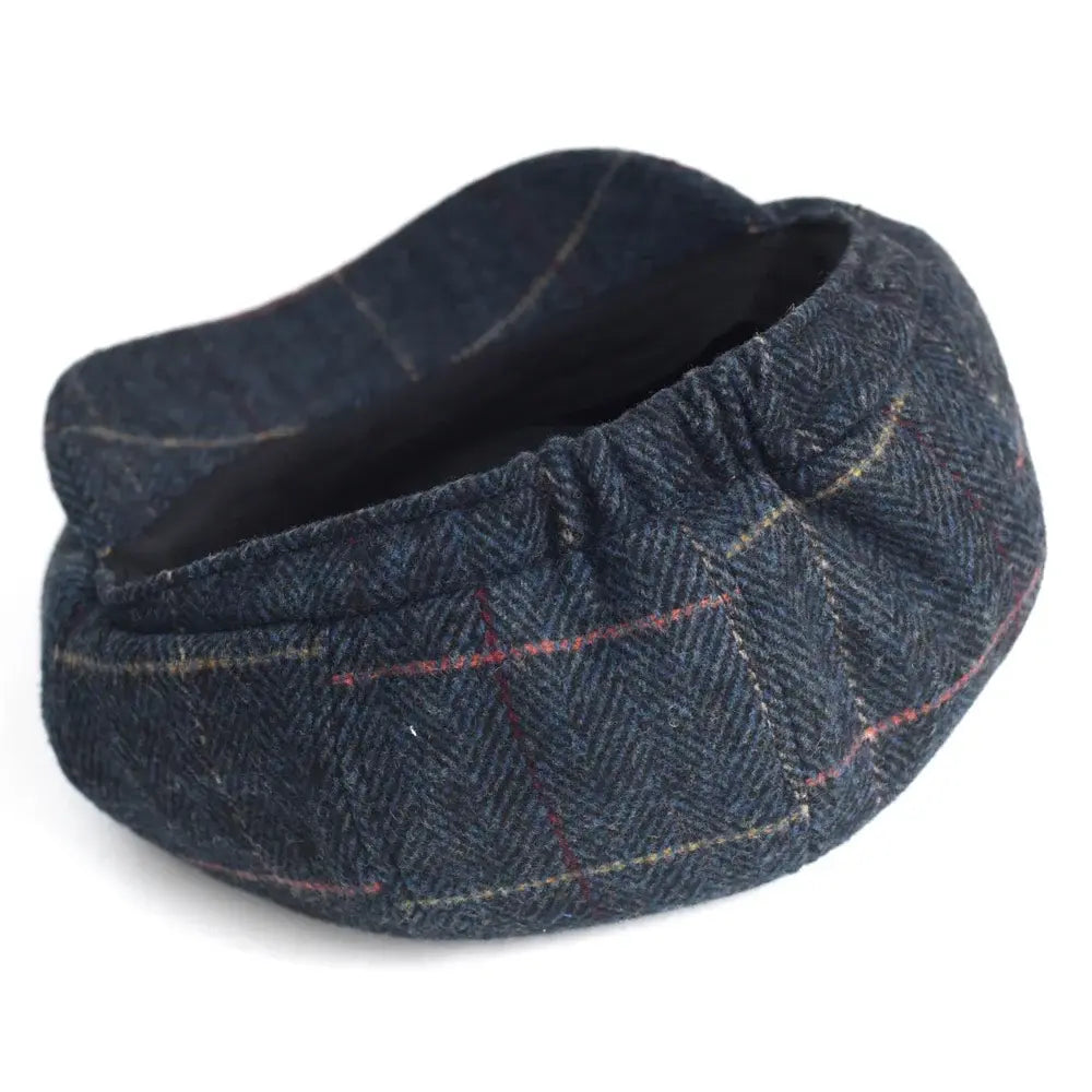 Boina Masculina de Lã Classic Marcanzzi MZ272 em lã e poliéster, estilo britânico, ajuste confortável e cores cinza, azul e marrom.