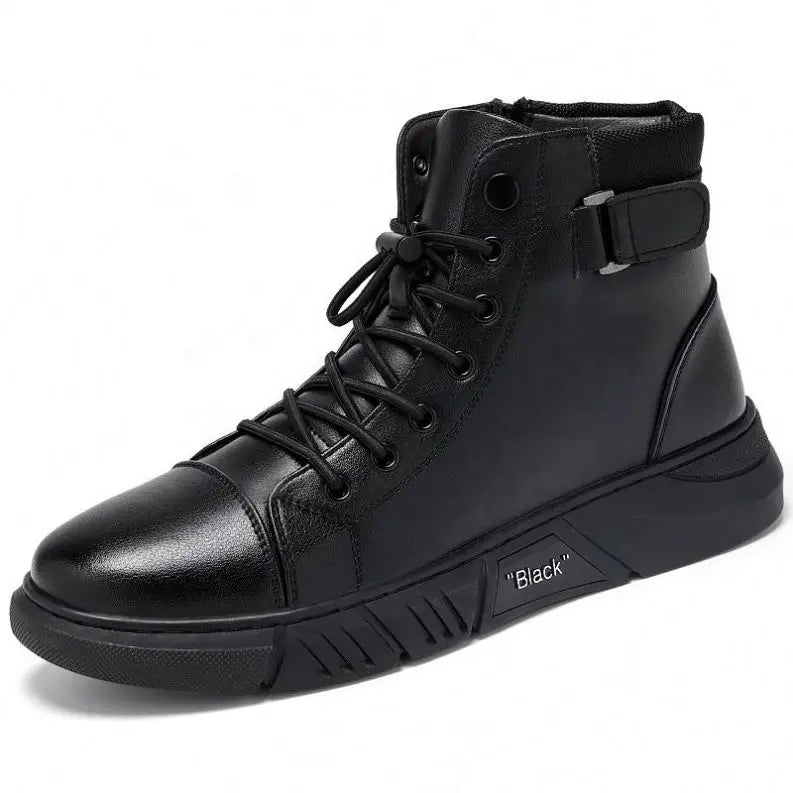 Bota de Couro Masculina Marcanzzi Black MZ280 em couro italiano com acabamento refinado, solado antiderrapante e design versátil para uso diário.