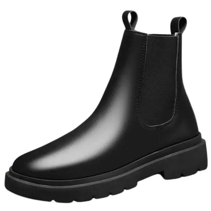 Bota Masculina Chelsea de Couro Marcanzzi MZ328 em couro legítimo com acabamento refinado, solado antiderrapante e forro acolchoado para conforto prolongado.