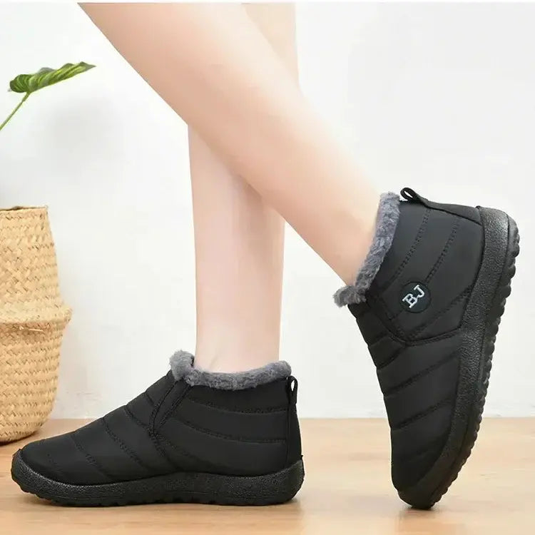 Bota Masculina Marcanzzi MZ287: conforto e estilo com forro de pelúcia, solado antiderrapante e design versátil. Ideal para dias frios e looks casuais ou formai