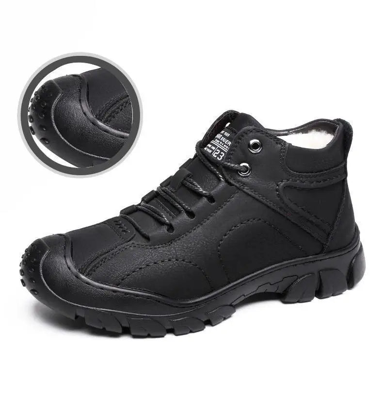 Bota masculina Marcanzzi MZ282 em couro legítimo, com solado antiderrapante e forro acolchoado. Ideal para estilo casual e aventureiro. Conforto e durabilidade.