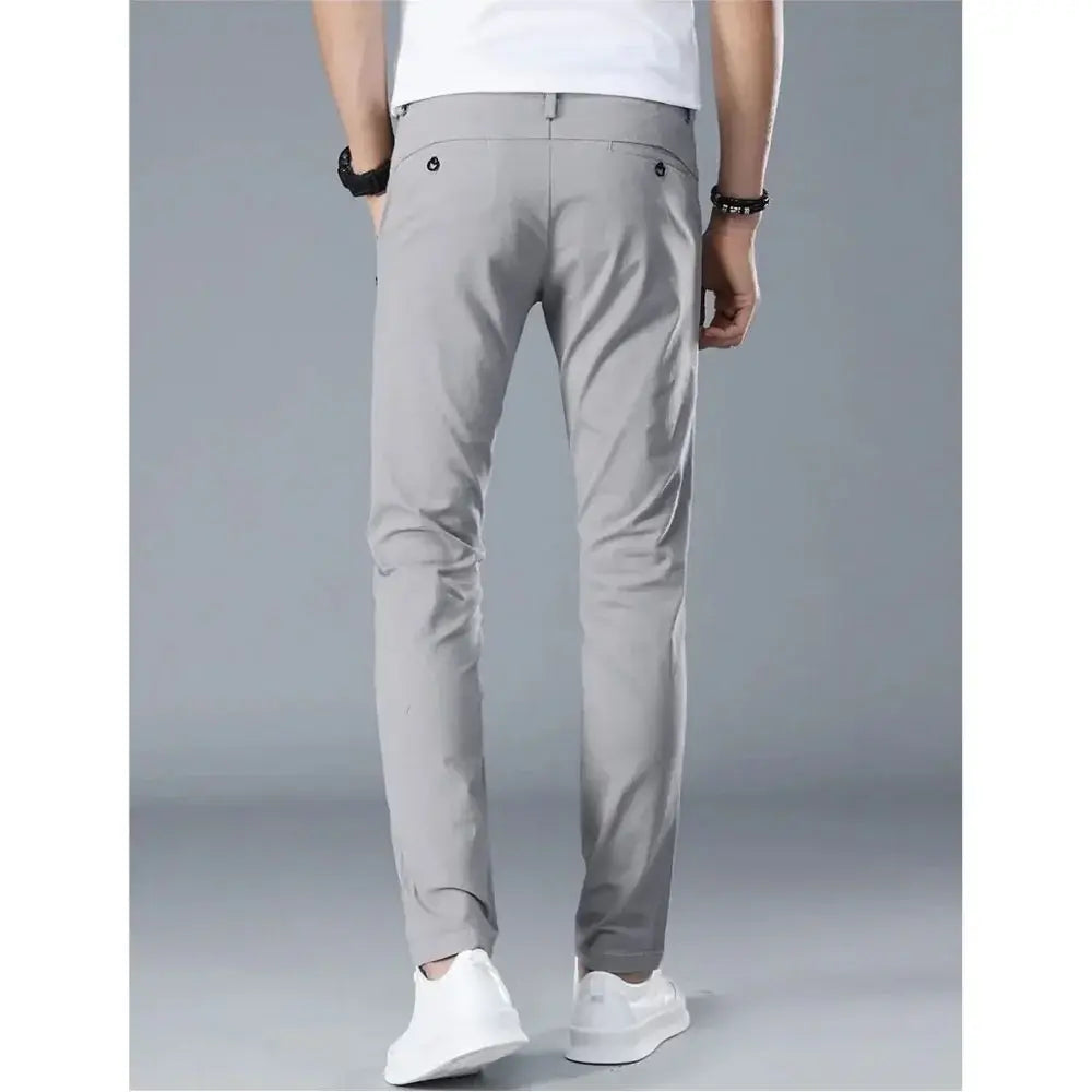 Calça Casual Masculina Marcanzzi MZ004: conforto e estilo em sarja de alta qualidade com corte de alfaiataria. Elegância para trabalho ou encontros.
