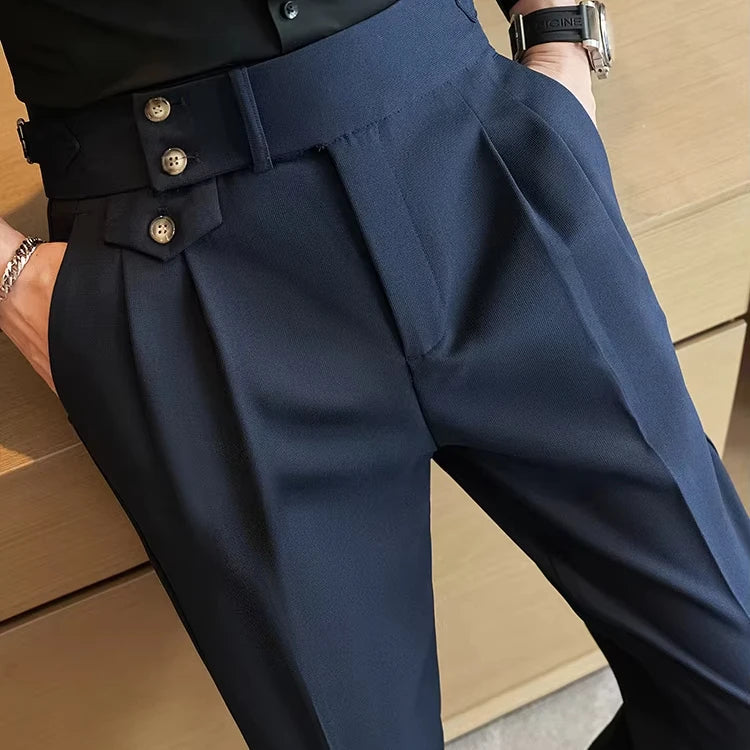 Calça de Alfaiataria Masculina Marcanzzi MZ253 confeccionada em materiais de alta qualidade, com corte clássico, caimento impecável e estilo refinado.