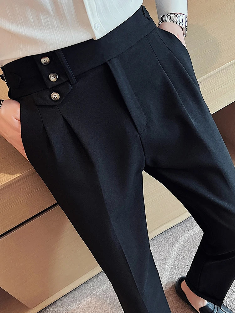 Calça de Alfaiataria Masculina Marcanzzi MZ253 confeccionada em materiais de alta qualidade, com corte clássico, caimento impecável e estilo refinado.