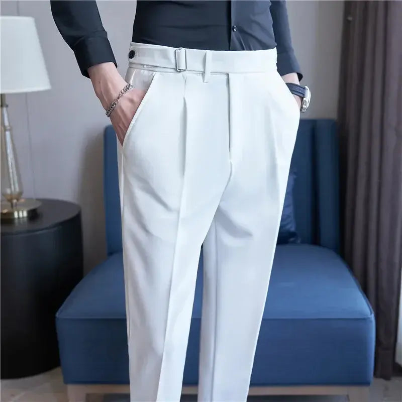 Calça de Alfaiataria Masculina Marcanzzi MZ254 confeccionada em tecido premium, com corte clássico, caimento impecável e estilo sofisticado.