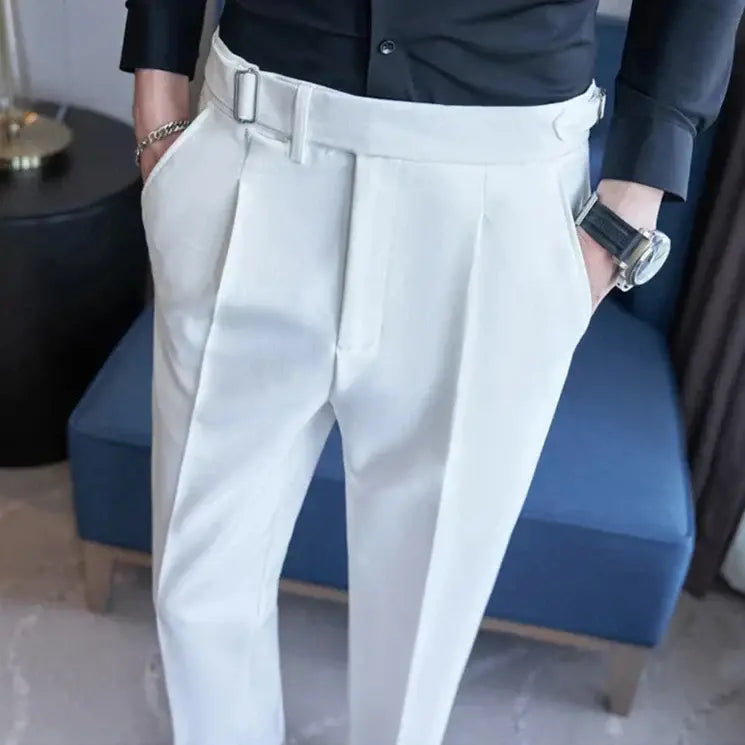 Calça de Alfaiataria Masculina Marcanzzi MZ254 confeccionada em tecido premium, com corte clássico, caimento impecável e estilo sofisticado.