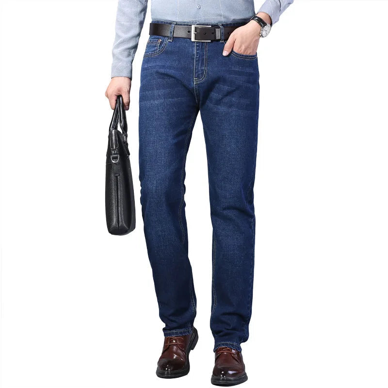 Calça Jeans Clássica Masculina Marcanzzi MZ005: elegância e conforto com tecido premium, elasticidade, durabilidade e ajuste perfeito para qualquer ocasião.