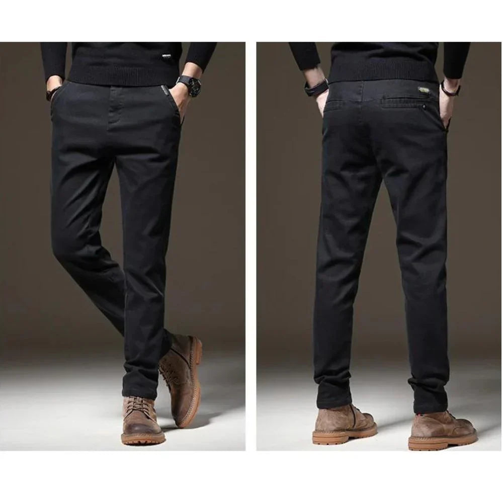 Calça Jeans Masculina Marcanzzi MZ002: denim de alta qualidade, confortável e durável, com corte moderno e cores versáteis para looks casuais e formais.
