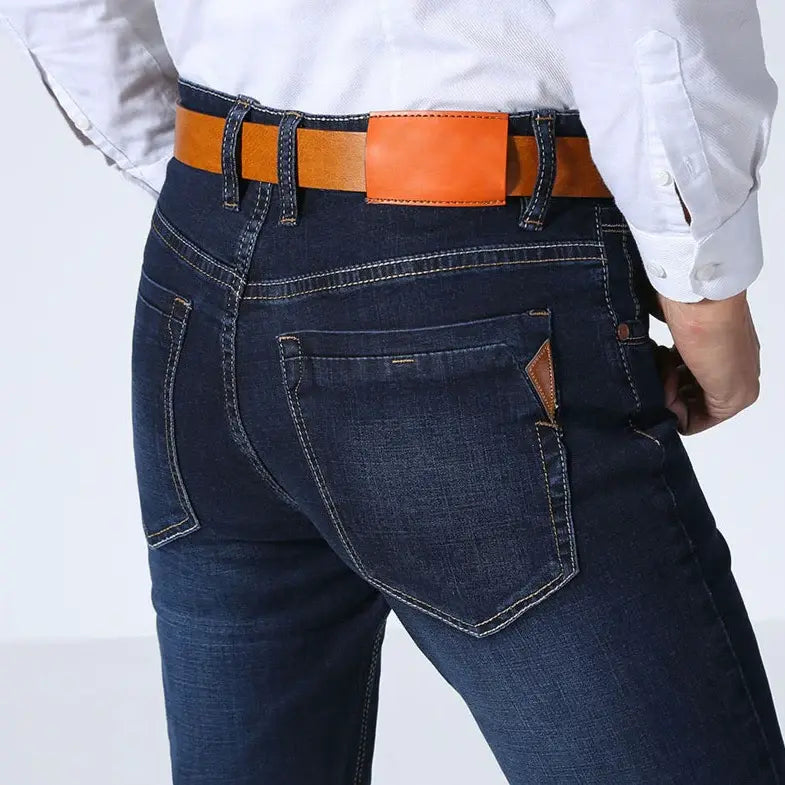 Calça Jeans Masculina Marcanzzi Wear MZ262 em material premium com costuras reforçadas, interior macio e acabamento impecável para luxo e conforto.