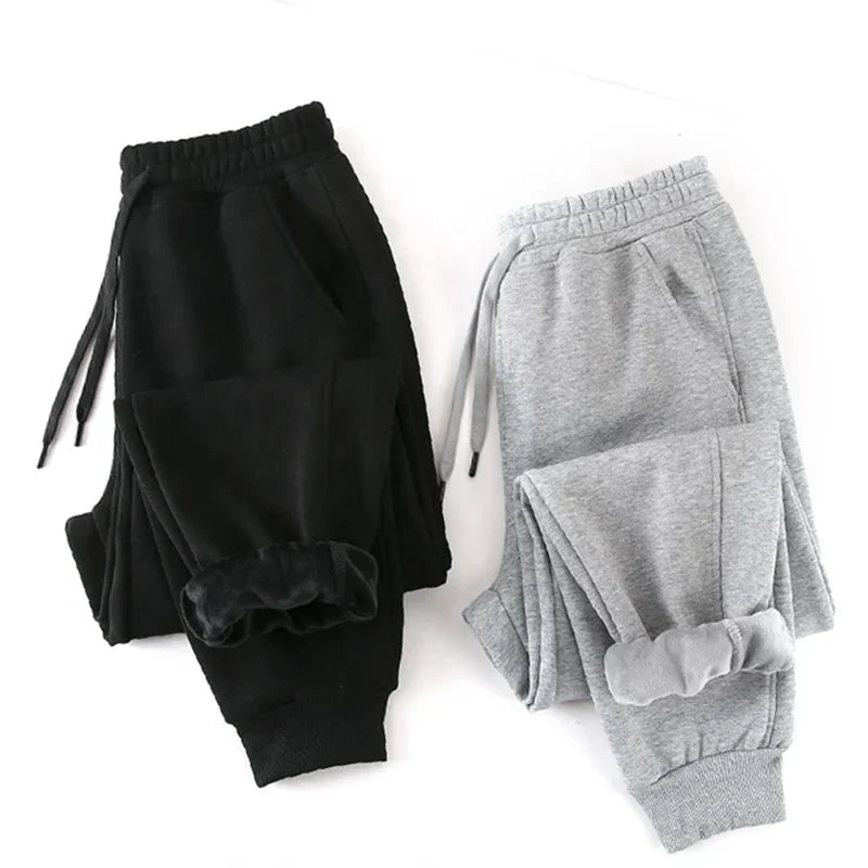Calça Moletom Jogger Masculina Marcanzzi MZ310 em algodão premium, com bolsos amplos, cintura elástica e design versátil para conforto diário.