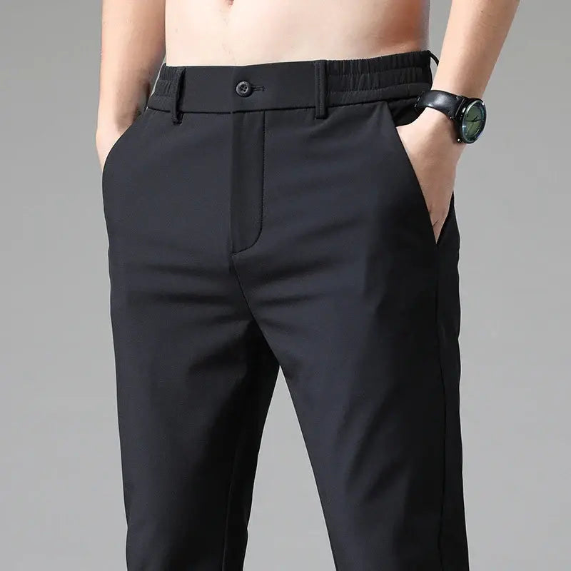 Calça Social Masculina Slim Marcanzzi MZ007: design moderno, modelagem slim fit, tecido premium, ideal para eventos formais e looks casuais refinados.