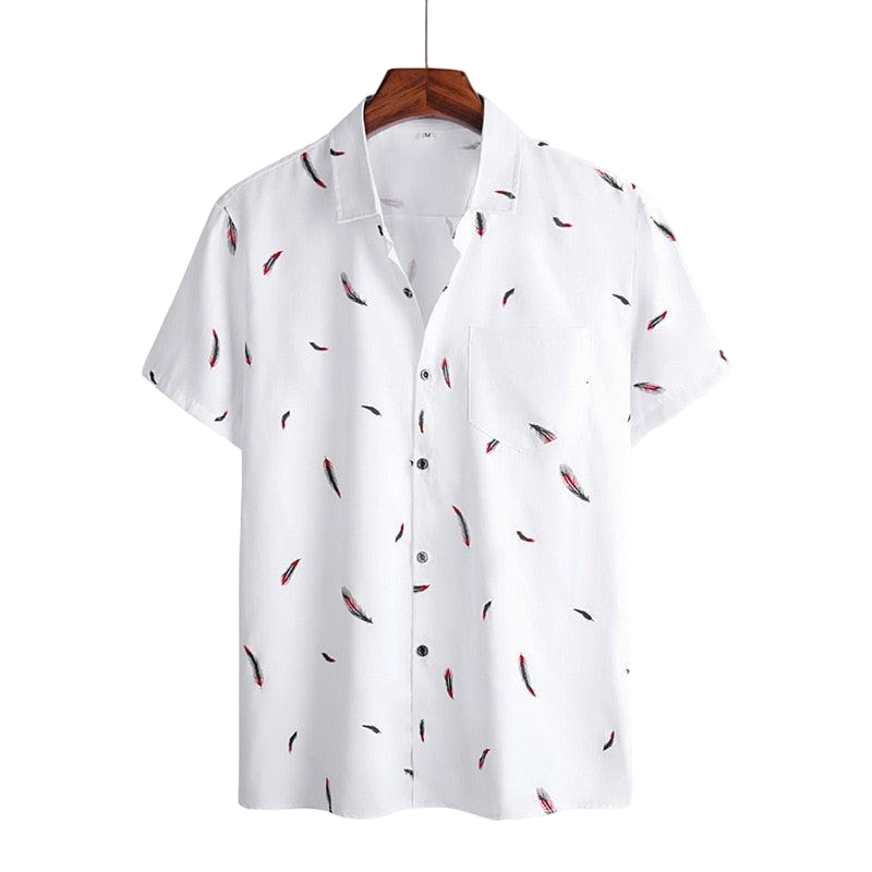 Camisa Manga Curta Estampada Marcanzzi Feathers MZ568 branca com estampa de penas vermelhas e pretas, tecido leve, confortável e estilo moderno.