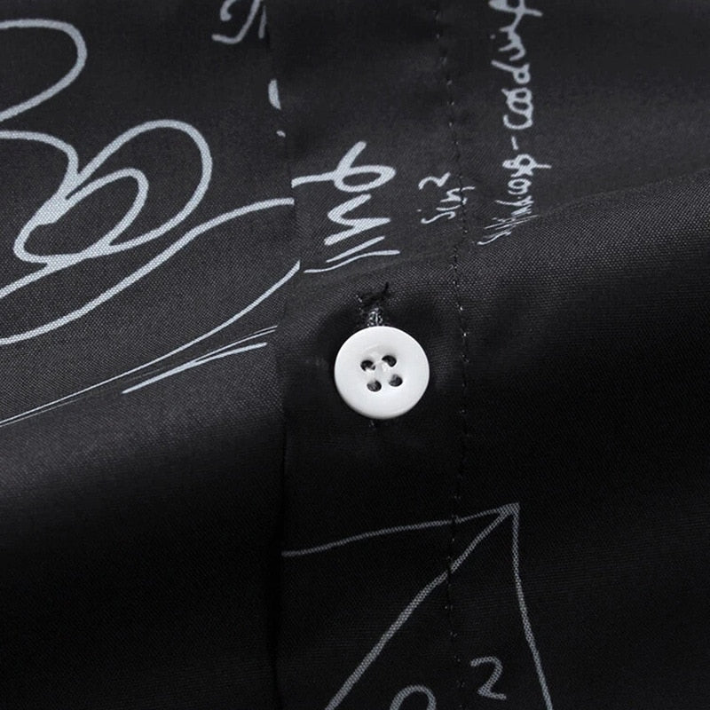 Camisa Manga Curta Marcanzzi Nation MZ584 preta com estampa branca criativa, tecido leve e confortável, estilo moderno e versátil para diferentes produções.