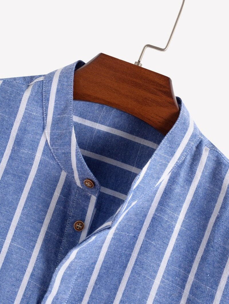 Camisa Manga Curta Marcanzzi Sierra MZ589 listrada em cores variadas, tecido leve e confortável, ideal para looks casuais e sofisticados.