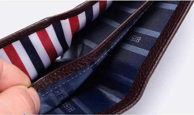 Carteira Masculina de Couro Bison Marcanzzi MZ479 em couro PU premium com design funcional e elegante para praticidade e organização diária.