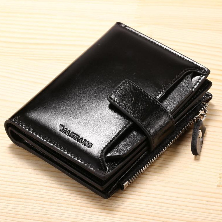 Carteira Masculina de Couro Manbag Marcanzzi RZ478 feita em couro premium com zíper, bolsos internos e acabamento sofisticado para organização prática.