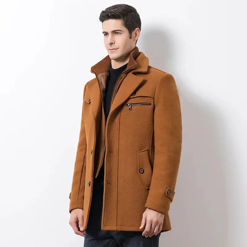 Casaco Masculino Grife Marcanzzi MZ132 em algodão e lã premium, corte inspirado no clássico britânico, resistente e leve para elegância em qualquer ocasião.