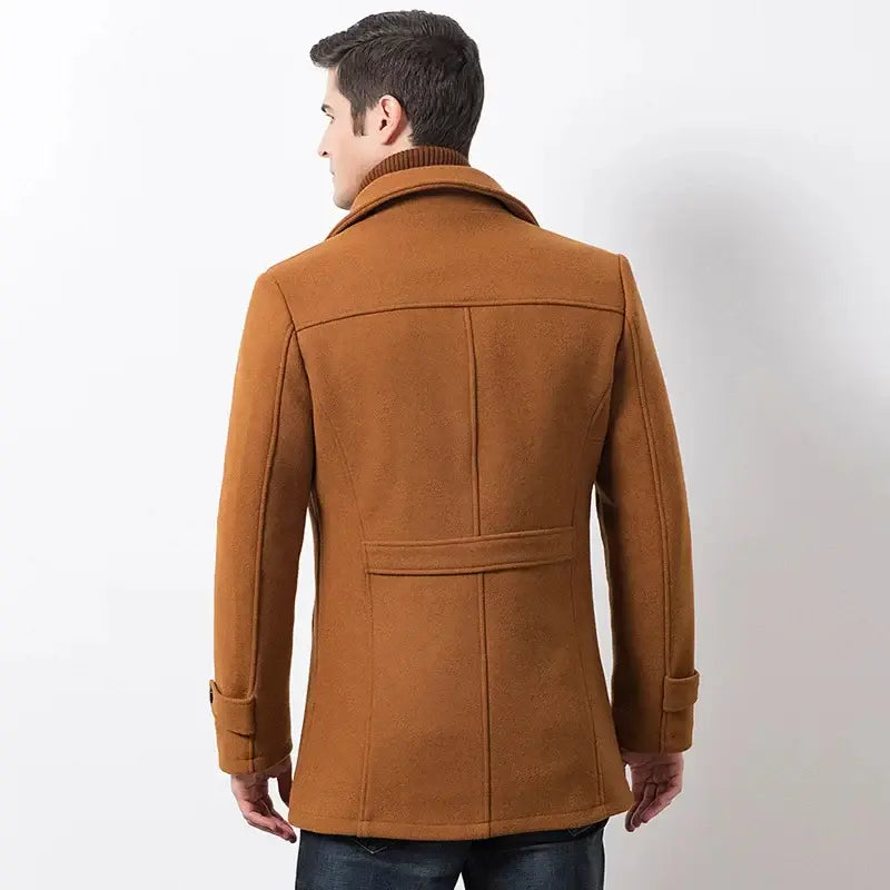 Casaco Masculino Grife Marcanzzi MZ132 em algodão e lã premium, corte inspirado no clássico britânico, resistente e leve para elegância em qualquer ocasião.
