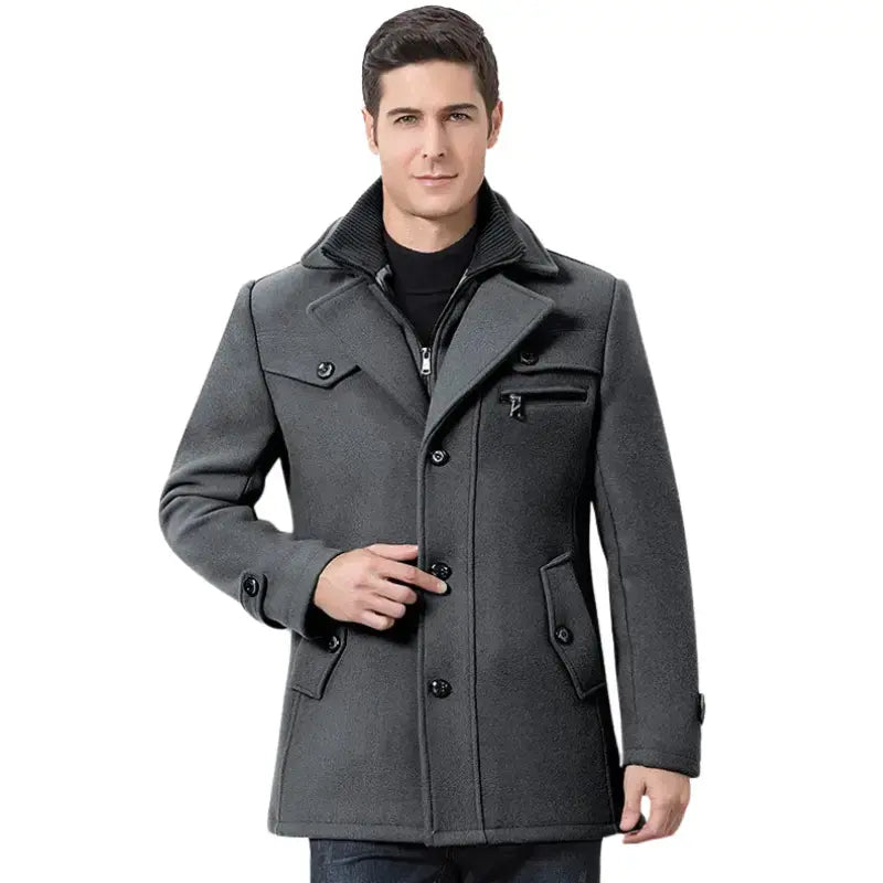 Casaco Masculino Grife Marcanzzi MZ132 em algodão e lã premium, corte inspirado no clássico britânico, resistente e leve para elegância em qualquer ocasião.