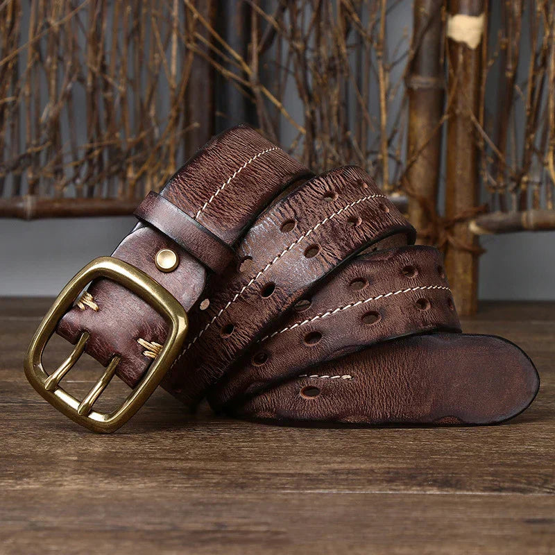 Cinto Masculino de Couro Artesanal Marcanzzi MZ458: elegância e durabilidade. Feito à mão, ideal para looks formais e casuais. Qualidade e estilo garantidos.