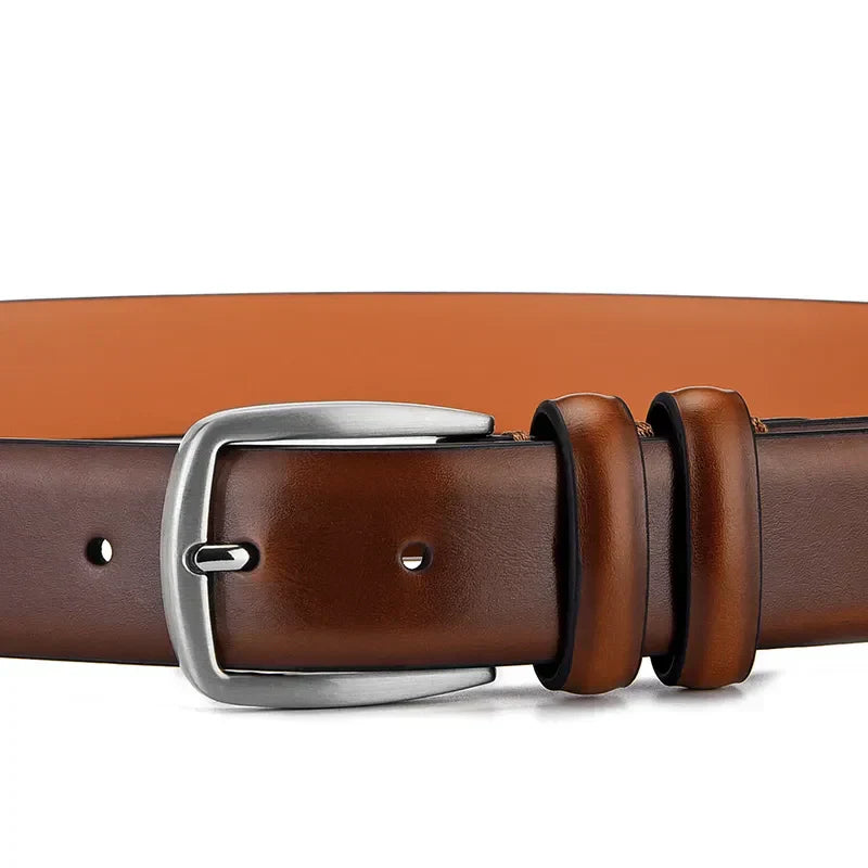 Cinto Masculino de Couro Marcanzzi Classy MZ460 em couro legítimo com design clássico e acabamento refinado para elegância e versatilidade.