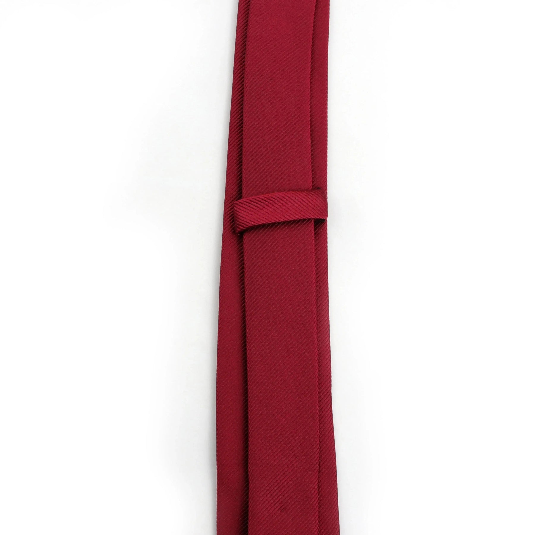 Gravata Executiva Marcanzzi MZ454: design minimalista, alta qualidade, corte moderno. Ideal para ambientes corporativos e eventos formais. Elegância garantida.