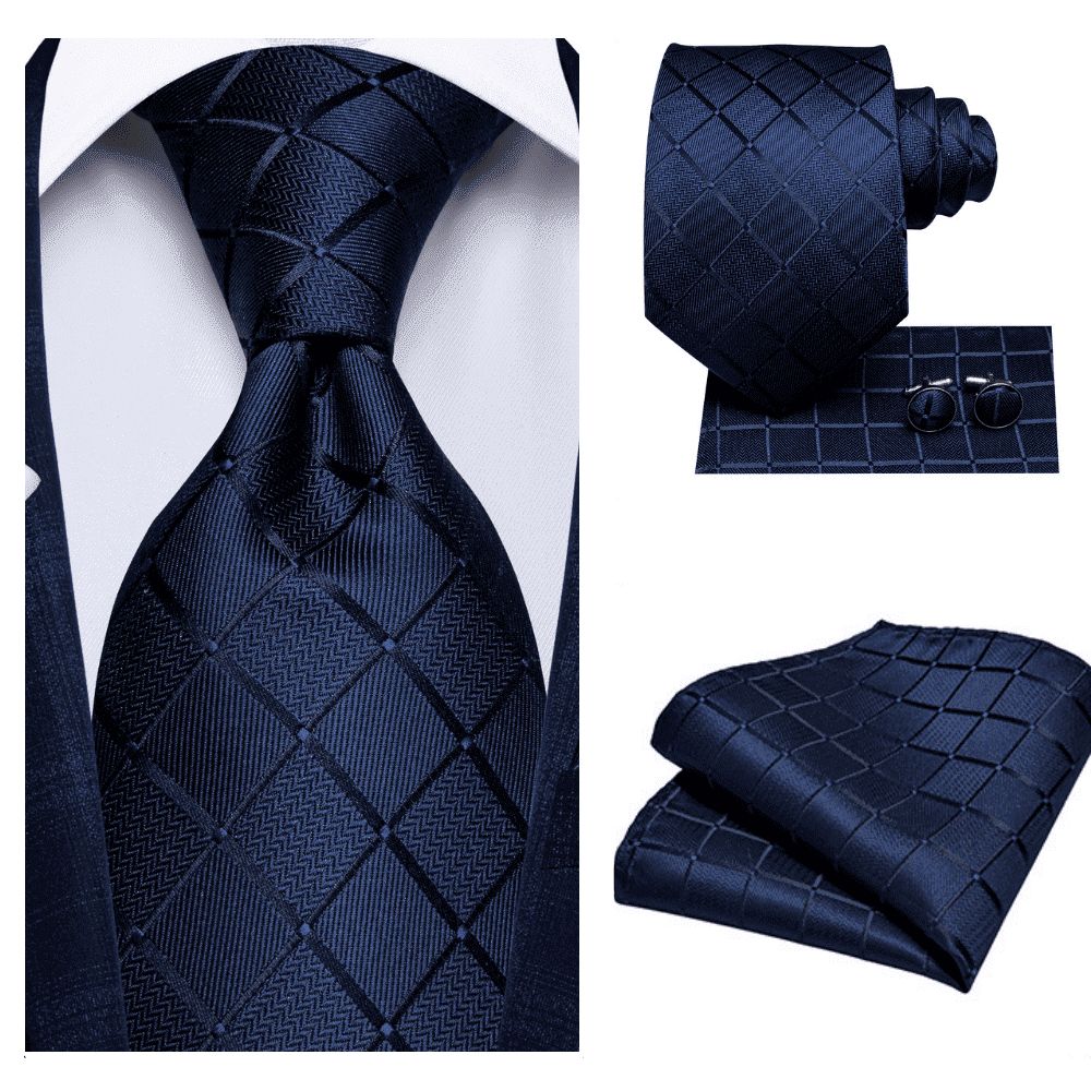 Conjunto Gravata Romenzi Vanguard RZ457 com lenço e abotoaduras, ideal para eventos sofisticados e composições masculinas refinadas.