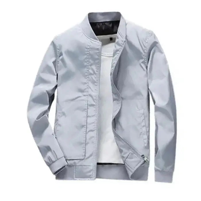 Jaqueta Impermeável Masculina Marcanzzi MZ029: resistente a 1400mm de água, forro térmico até -8ºC, design versátil, zíper, ideal para frio e chuva.