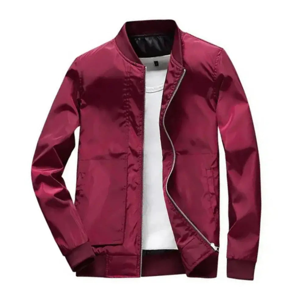 Jaqueta Impermeável Masculina Marcanzzi MZ029: resistente a 1400mm de água, forro térmico até -8ºC, design versátil, zíper, ideal para frio e chuva.