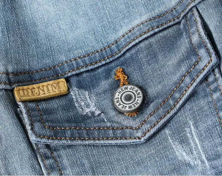 Jaqueta Jeans Denim Masculina Marcanzzi MZ153 em denim premium, resistente, leve e confortável, com costuras reforçadas e estilo clássico atemporal.