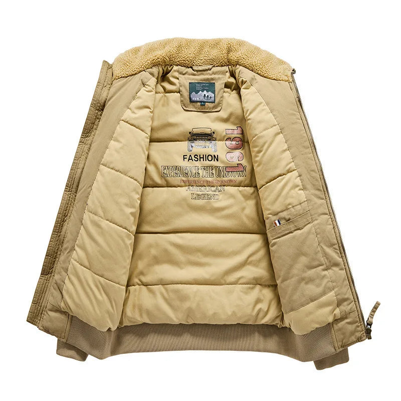 Jaqueta Masculina Acolchoada Adventure Marcanzzi MZ214 feita em materiais de alta qualidade, com forro acolchoado e design moderno para conforto no frio.