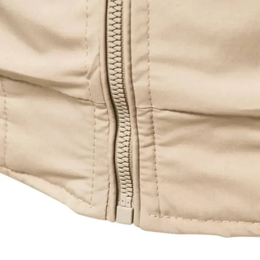 Jaqueta Masculina Casual Marcanzzi MZ146 com design moderno, interior macio, tecido impermeável e resistente para conforto, elegância e praticidade no dia a dia.