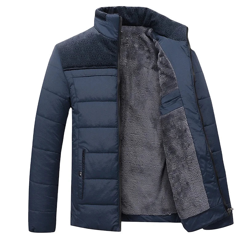 Jaqueta Puffer Masculina Grife Marcanzzi MZ148 em nylon e poliéster à prova d’água, silhueta ajustada, enchimento sintético e design moderno para o inverno.