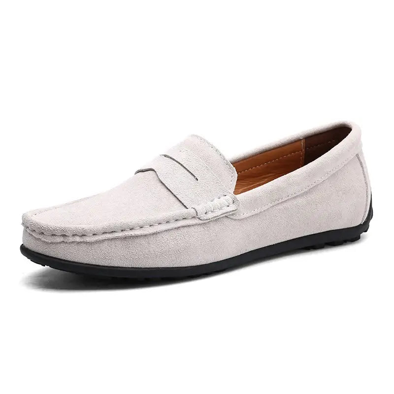 Mocassim Masculino Marcanzzi MZ305: elegância e conforto em camurça premium. Ideal para ocasiões casuais e formais. Durável, macio e sofisticado.