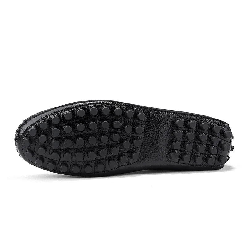 Mocassim Masculino de Couro Marcanzzi MZ298 em couro premium com acabamento artesanal, palmilha macia e solado flexível para elegância e praticidade.