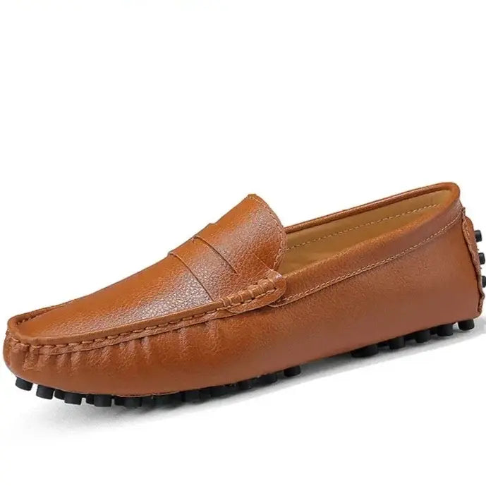 Mocassim Masculino de Couro Marcanzzi MZ298 em couro premium com acabamento artesanal, palmilha macia e solado flexível para elegância e praticidade.