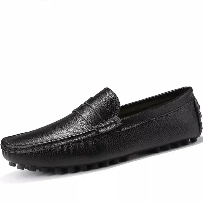 Mocassim Masculino de Couro Marcanzzi MZ298 em couro premium com acabamento artesanal, palmilha macia e solado flexível para elegância e praticidade.