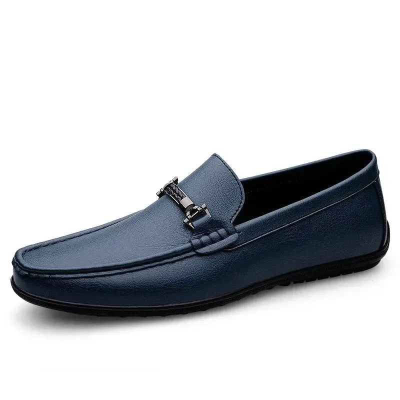 Mocassim Masculino de Couro Marcanzzi MZ299: estilo, conforto e versatilidade. Design clássico, couro premium, palmilha macia. Ideal para qualquer ocasião.