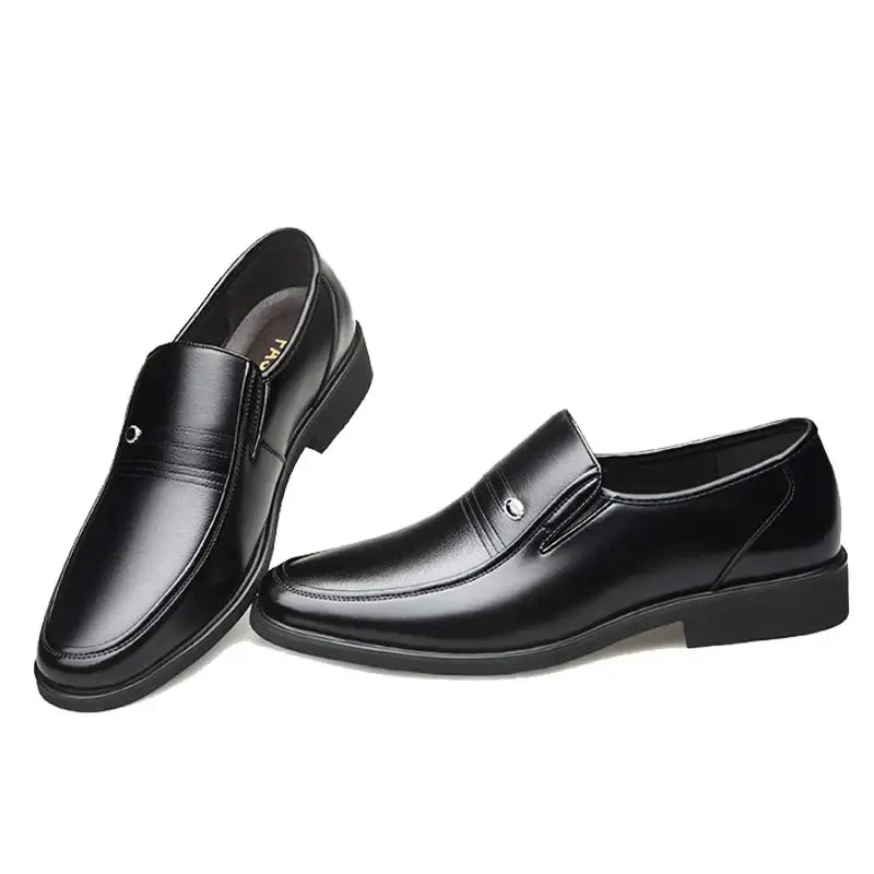 Mocassim Masculino de Couro Marcanzzi MZ304: sofisticação, conforto e durabilidade. Ideal para eventos formais e uso diário. Estilo clássico e versátil.