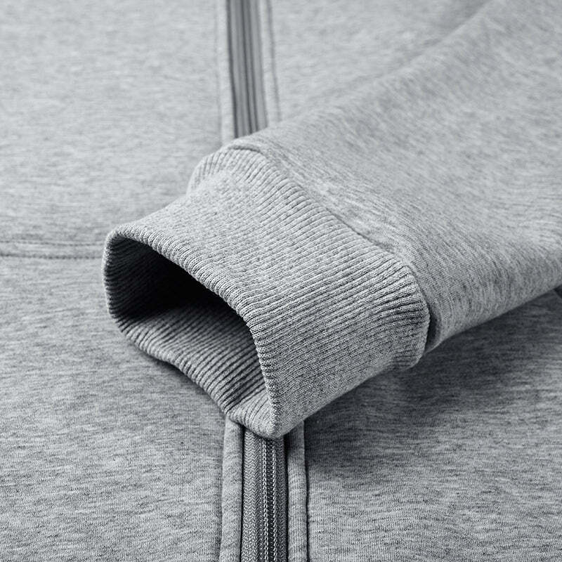 Moletom Masculino de Lã com Capuz Marcanzzi MZ102 feito em lã premium, com capuz ajustável e design moderno para aquecimento e estilo no inverno.