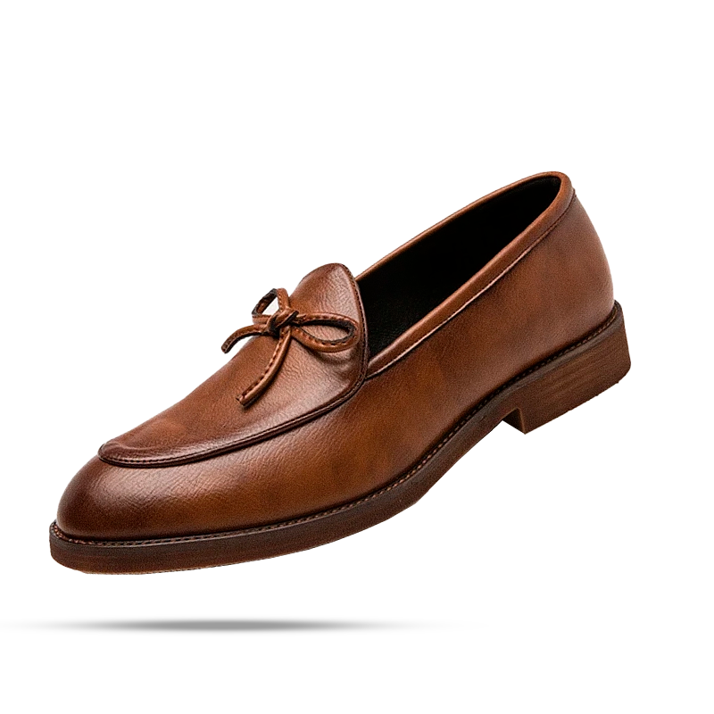 Sapato Masculino Loafer Marcanzzi MZ371 em couro premium, sola de borracha, disponível em marrom e preto. Elegância e conforto para looks formais e casuais.