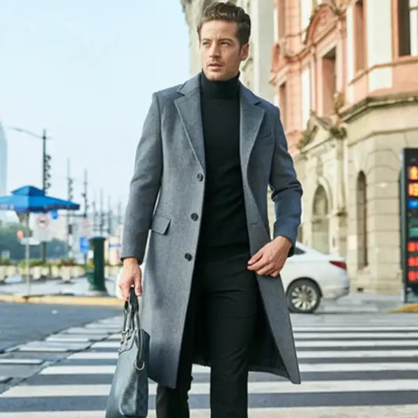 Sobretudo Longo de Lã Masculino Marcanzzi MZ097: luxo e sofisticação, design exclusivo, costuras reforçadas, tecido leve, conforto, resistente e durável.