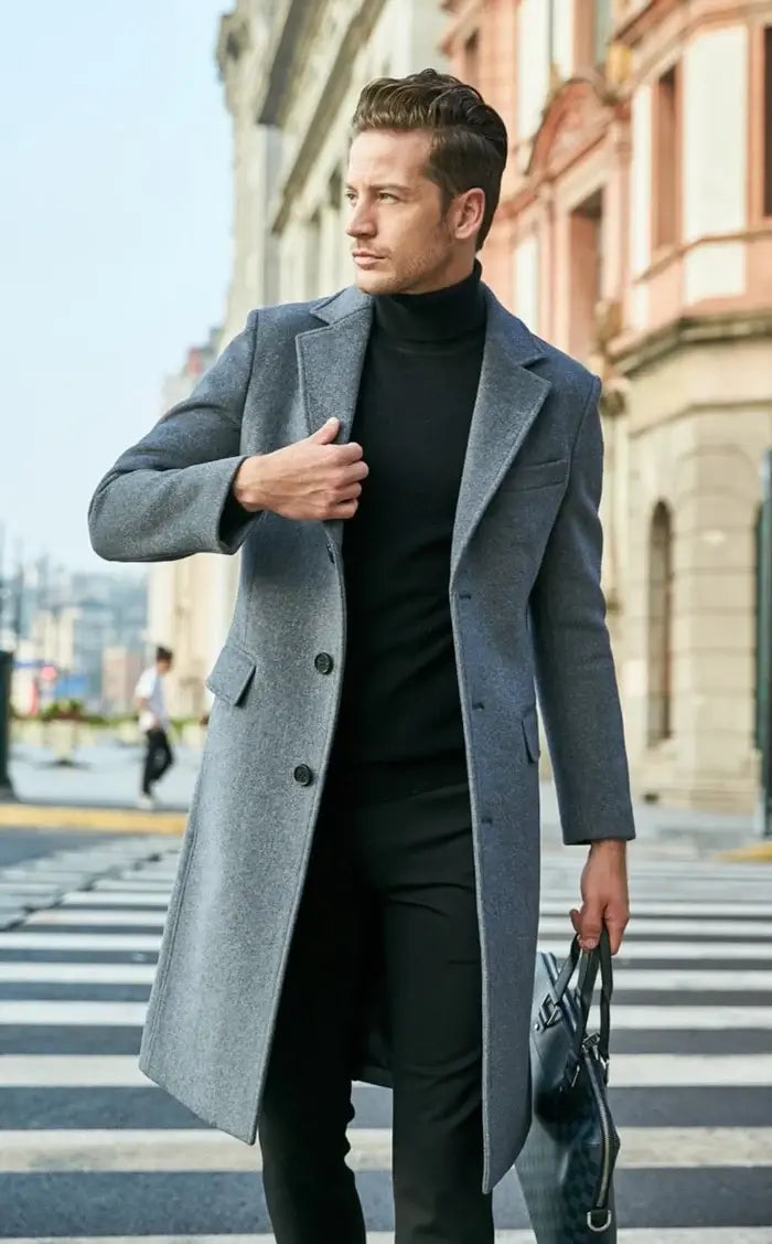 Sobretudo Longo de Lã Masculino Marcanzzi MZ097: luxo e sofisticação, design exclusivo, costuras reforçadas, tecido leve, conforto, resistente e durável.