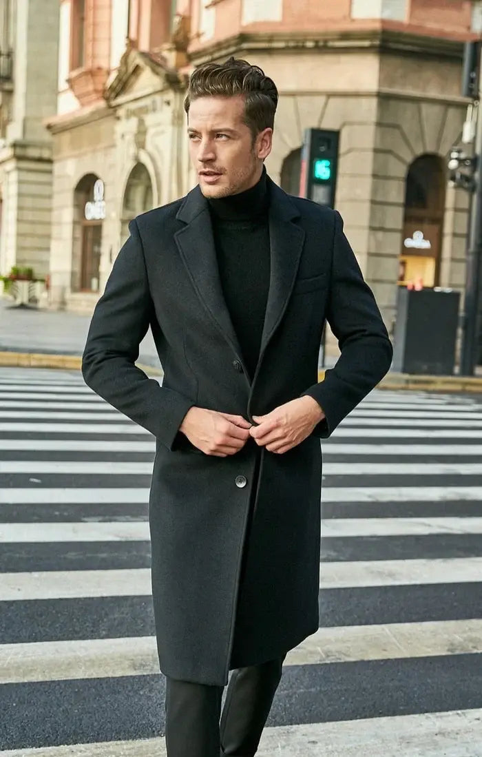 Sobretudo Longo de Lã Masculino Marcanzzi MZ097: luxo e sofisticação, design exclusivo, costuras reforçadas, tecido leve, conforto, resistente e durável.