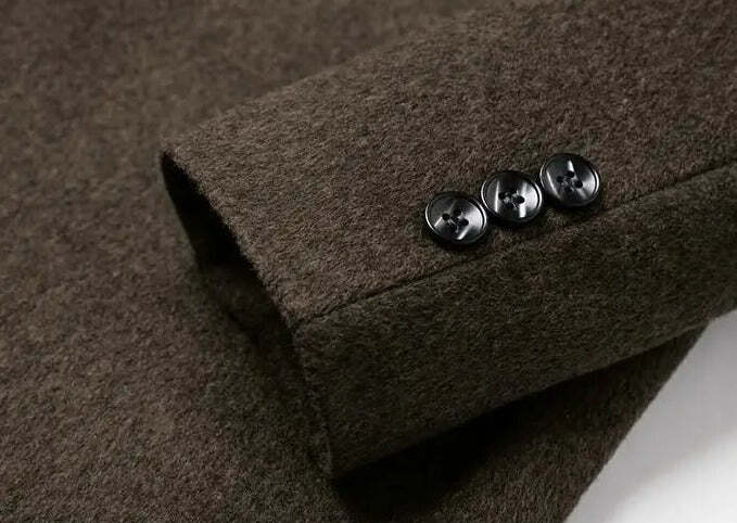 Sobretudo Masculino de Lã Grife Marcanzzi MZ098 feito em lã de alta qualidade, com corte refinado, forro aquecido e design inspirado na Itália.