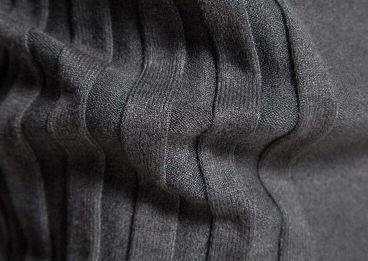 Suéter Masculino Dilam Marcanzzi MZ050: ideal para outono/inverno, mistura de lã e algodão pima, conforto e durabilidade, design casual e sofisticado.