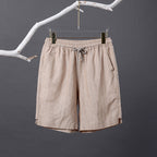 Bermuda de Linho Listrada Marcanzzi MZ946 em linho nobre com listras discretas, caimento impecável e acabamento premium para estilo e conforto.