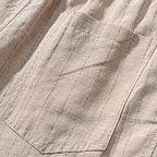 Bermuda de Linho Listrada Marcanzzi MZ946 em linho nobre com listras discretas, caimento impecável e acabamento premium para estilo e conforto.