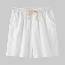 Bermuda de Linho Masculina Marcanzzi MZ950 em linho nobre, caimento sofisticado e estilo clássico Old Money, perfeita para conforto e elegância no calor.